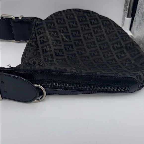 Fendi Oyster Black and Silver hardware small Shoulder Bag - Picture 4 of 16